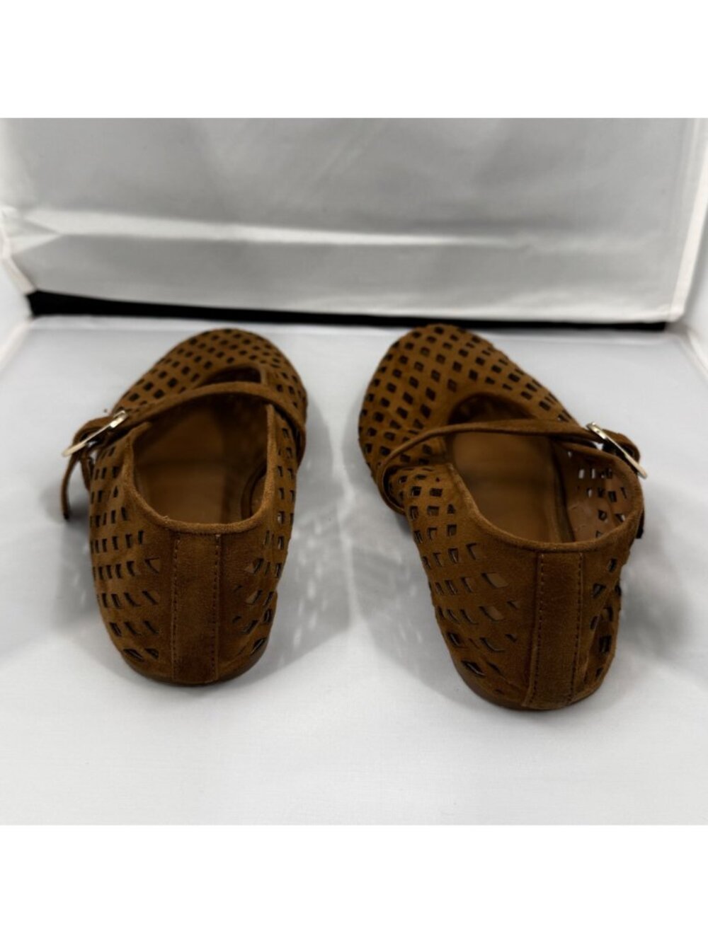 Womens Brown Cutout Mary Jane Flats Size 7.5 Textile Upper With Buckle Strap - Picture 3 of 7